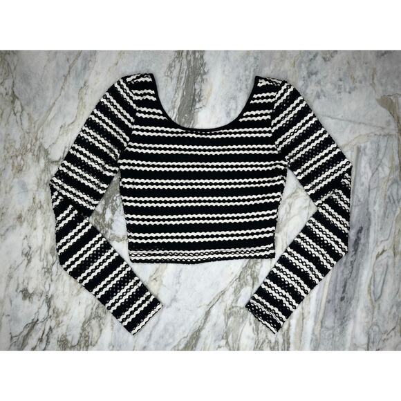 AQUA Long Sleeve Embroidered Black White Stripe Cut Out Crop Top Womens Size XS - Picture 3 of 6